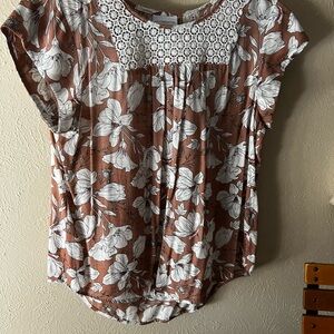 Lightweight cotton summer pullover top